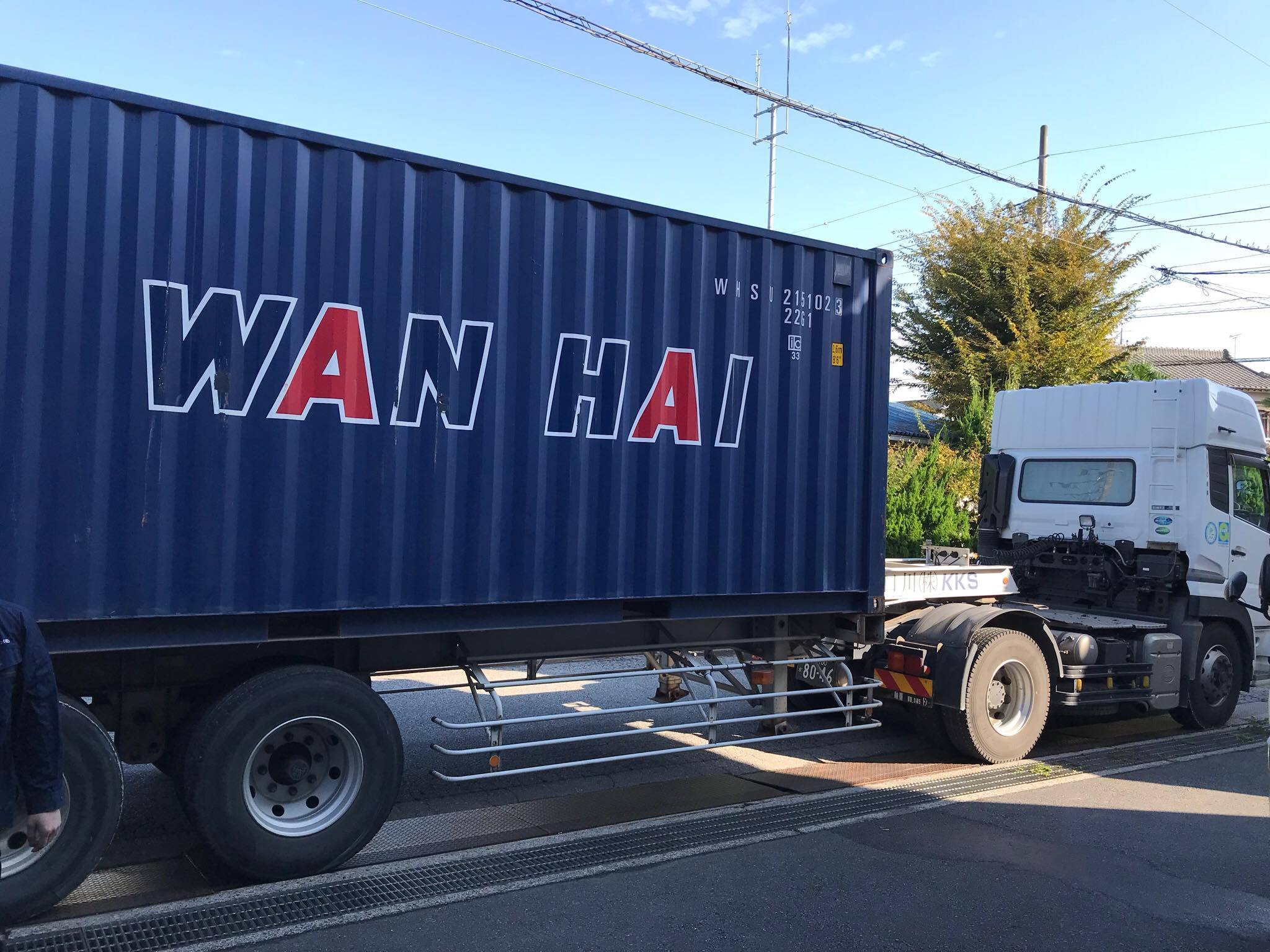 いままでは自社便でしたが、今回はコンテナごと、大井埠頭からLEDビジョンの運搬をお願いしました。